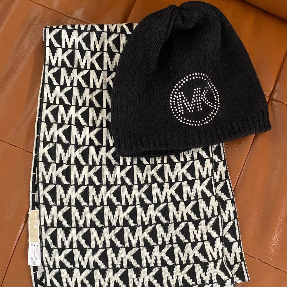 Michael kors scarf and beanie